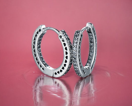 Pantallas Vintage con corazones y circonias